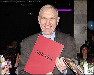    Пресс-ассамблея: лауреаты губернаторской премии за лучшие творческие работы журналистов в 2002 году