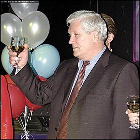    Пресс-ассамблея: лауреаты губернаторской премии за лучшие творческие работы журналистов в 2002 году