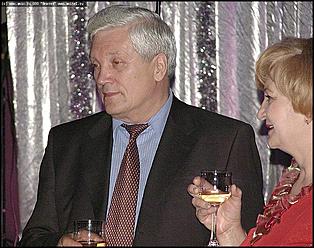    Пресс-ассамблея: лауреаты губернаторской премии за лучшие творческие работы журналистов в 2002 году