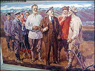    Выставочный зал Союза художников "Ленин жил, Ленин жив, Ленин будет жить!"