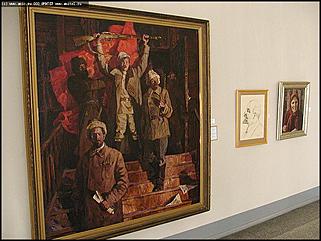    Выставочный зал Союза художников "Ленин жил, Ленин жив, Ленин будет жить!"