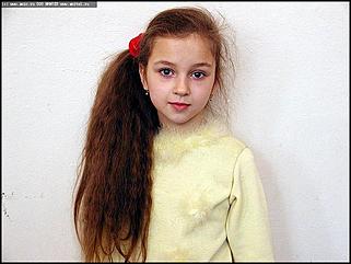    Финалистки конкурса<br>"Маленькая красавица 2003"