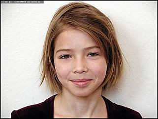    Финалистки конкурса<br>"Маленькая красавица 2003"