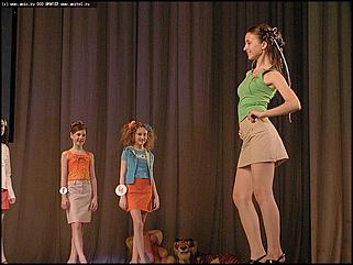    Финал конкурса "Маленькая красавица Алтая-2003"