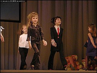    Финал конкурса "Маленькая красавица Алтая-2003"