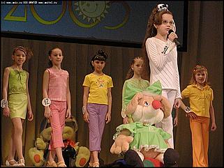    Финал конкурса "Маленькая красавица Алтая-2003"