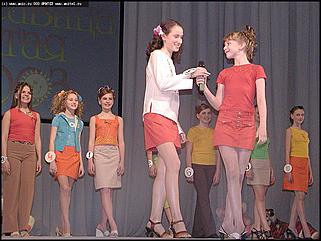    Финал конкурса "Маленькая красавица Алтая-2003"