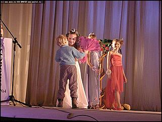    Финал конкурса "Маленькая красавица Алтая-2003"