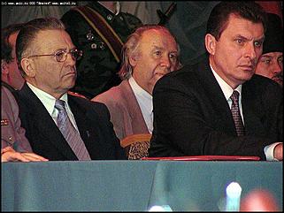    Офицерский бал 2003