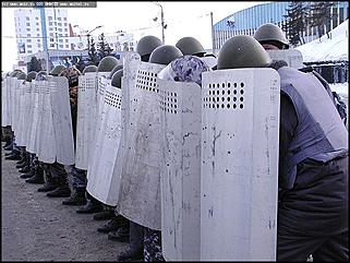    "В Барнауле прошли учения по разгону несанкционированного митинга"