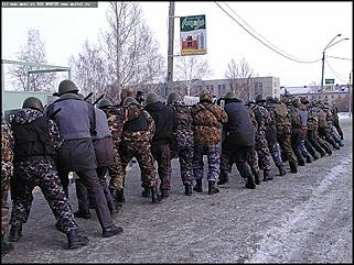    "В Барнауле прошли учения по разгону несанкционированного митинга"