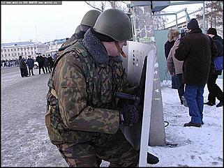    "В Барнауле прошли учения по разгону несанкционированного митинга"