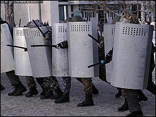    "В Барнауле прошли учения по разгону несанкционированного митинга"