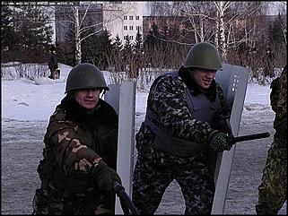    "В Барнауле прошли учения по разгону несанкционированного митинга"