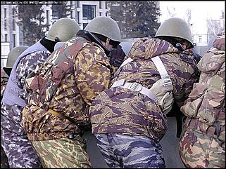    "В Барнауле прошли учения по разгону несанкционированного митинга"