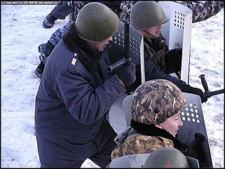    "В Барнауле прошли учения по разгону несанкционированного митинга"