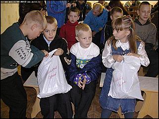    Акция "Соберем детей в школу"