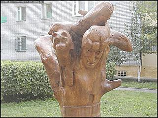    Город украшает себя