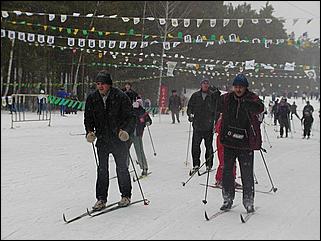    "Лыжный праздник 2002"