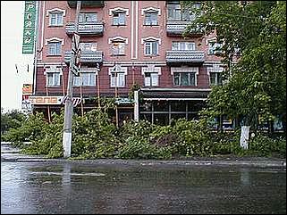    Буря в Барнауле. 03 июня 2001.