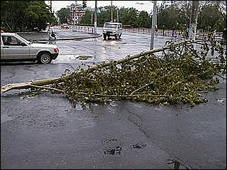    Буря в Барнауле. 03 июня 2001.