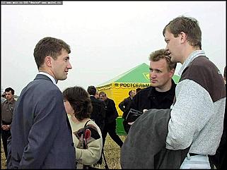    "Алтайские хлеборобы выбирают новые комбайны"