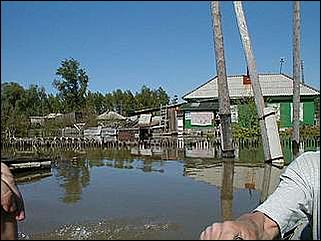    Паводок в Затоне /28 мая 2001/.