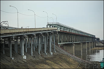 20 апреля 2018 г., Барнаул. Екатерина Смолихина   Почему старый мост в Барнауле становится опасным