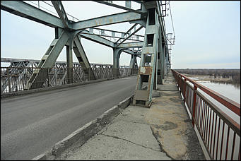 20 апреля 2018 г., Барнаул. Екатерина Смолихина   Почему старый мост в Барнауле становится опасным