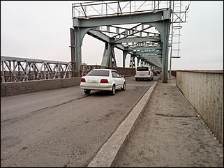 20 апреля 2018 г., Барнаул. Екатерина Смолихина   Почему старый мост в Барнауле становится опасным