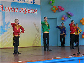 15 сентября 2007 г., Барнаул   Фестиваль национальных кульутр "Единой семьей на Алтае живем"
