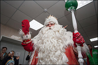 1 декабрь 2016 г., Барнаул © Амител Вячеслав Мельников   Надежда на волшебство. Как Дед Мороз поздравлял детей в отделении онкологии