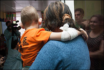 1 декабрь 2016 г., Барнаул © Амител Вячеслав Мельников   Надежда на волшебство. Как Дед Мороз поздравлял детей в отделении онкологии