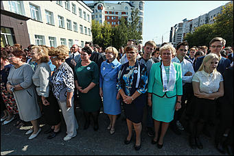 6 сентября 2017 г., Барнаул. Екатерина Смолихина   Дающий знания: памятник "Народному просветителю" открыли в Барнауле