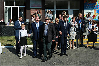 6 сентября 2017 г., Барнаул. Екатерина Смолихина   Дающий знания: памятник "Народному просветителю" открыли в Барнауле