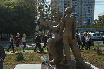 6 сентября 2017 г., Барнаул. Екатерина Смолихина   Дающий знания: памятник "Народному просветителю" открыли в Барнауле