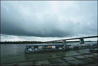 8 сентября 2019 г., Барнаул. Екатерина Смолихина   Ну, здравствуй, осень! Промозглый и очаровательный фоторепортаж с улочек Барнаула