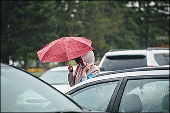 8 сентября 2019 г., Барнаул. Екатерина Смолихина   Ну, здравствуй, осень! Промозглый и очаровательный фоторепортаж с улочек Барнаула
