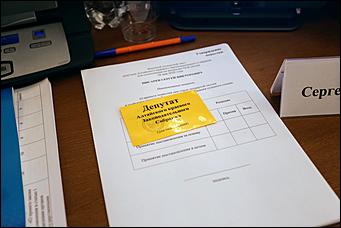 28 мая 2020 г., Барнаул   В масках и соблюдая дистанцию. Как депутаты слушали годовой отчет Виктора Томенко