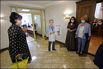 28 мая 2020 г., Барнаул   В масках и соблюдая дистанцию. Как депутаты слушали годовой отчет Виктора Томенко