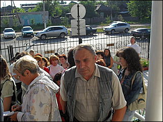 16 июля 2009 г., Барнаул   «С первыми петухами за загранпаспортами»