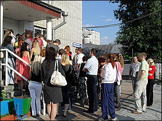 16 июля 2009 г., Барнаул   «С первыми петухами за загранпаспортами»