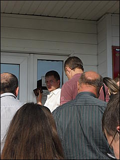 16 июля 2009 г., Барнаул   «С первыми петухами за загранпаспортами»