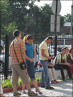 16 июля 2009 г., Барнаул   «С первыми петухами за загранпаспортами»