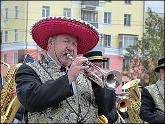 15 сентябрь 2012 г., Барнаул   Парад духовых оркестров
