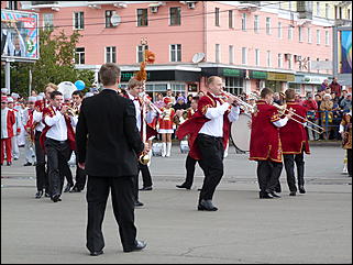 15 сентябрь 2012 г., Барнаул   Парад духовых оркестров