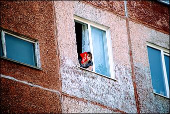 9 мая 2020 г., Барнаул   Спасибо за Победу. Для барнаульских ветеранов провели "личные" военные парады во дворе