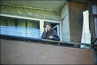 9 мая 2020 г., Барнаул   Спасибо за Победу. Для барнаульских ветеранов провели "личные" военные парады во дворе