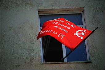 9 мая 2020 г., Барнаул   Спасибо за Победу. Для барнаульских ветеранов провели "личные" военные парады во дворе