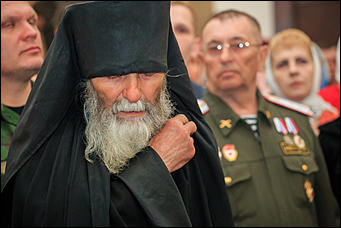 1 май 2016 г., Барнаул. Фото: Михаил Полубедов   Христос Воскресе!!! 